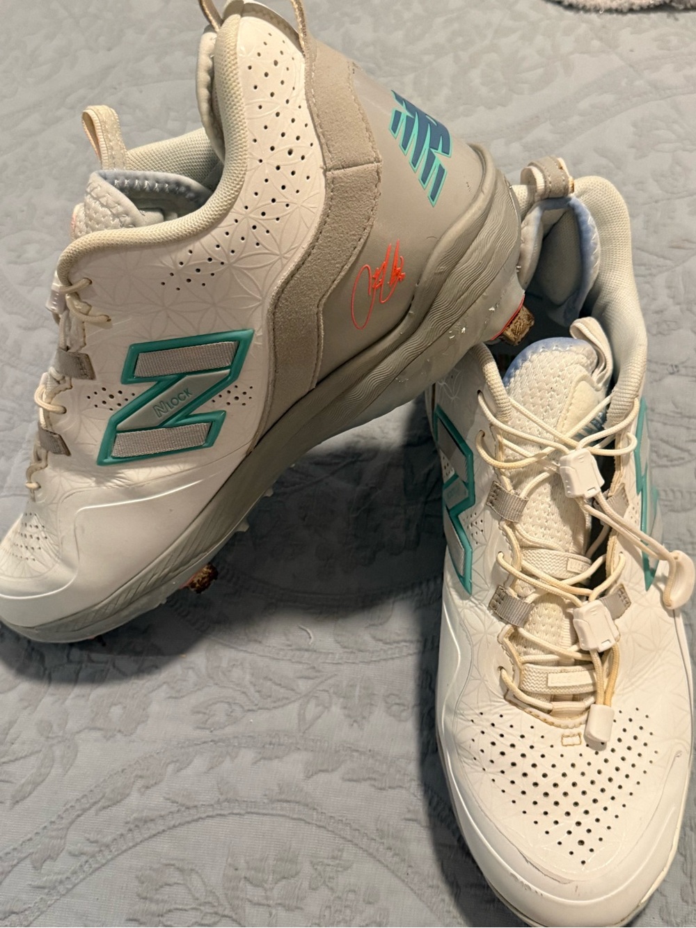 New Balance baseball cleats (Lindors) White & Teal